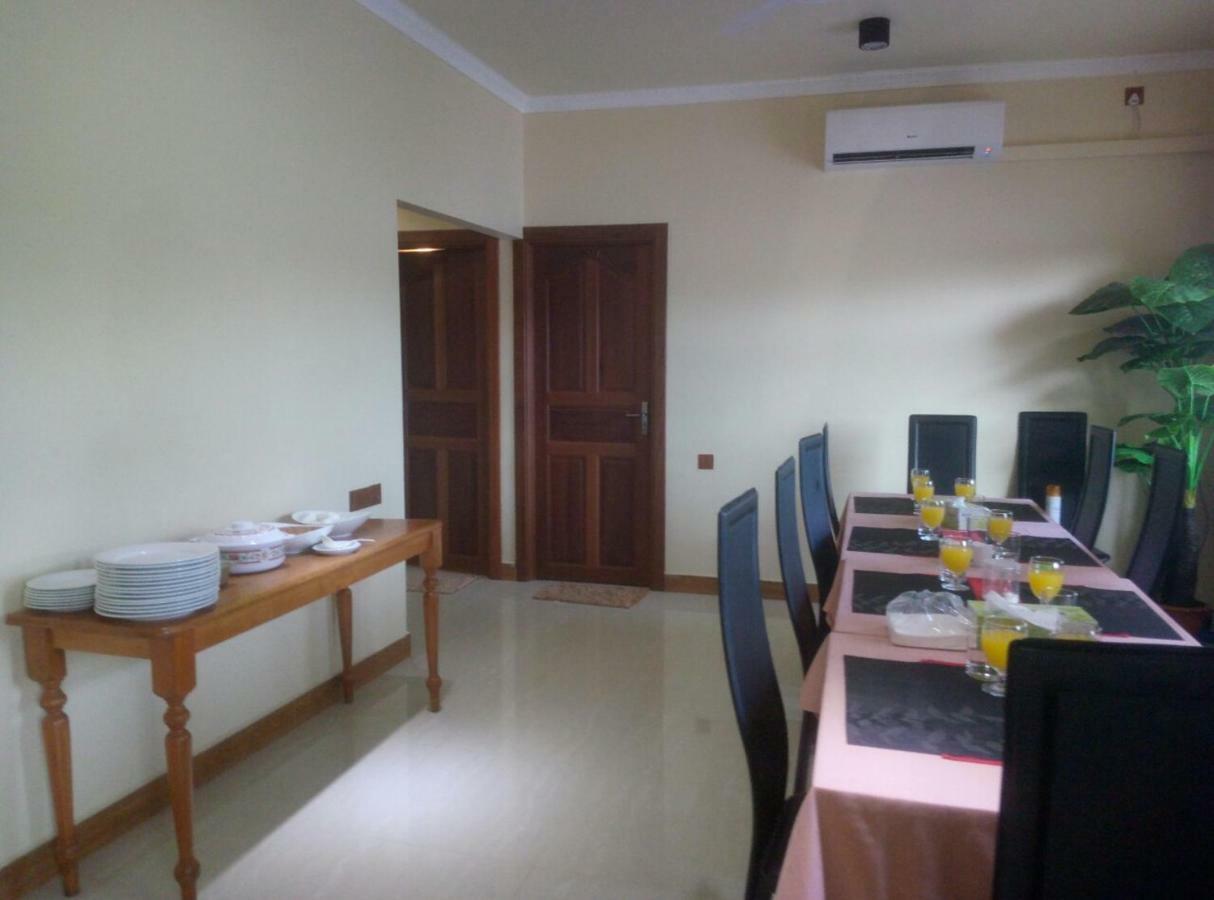 Nalaveshi Inn Huraa Eksteriør bilde