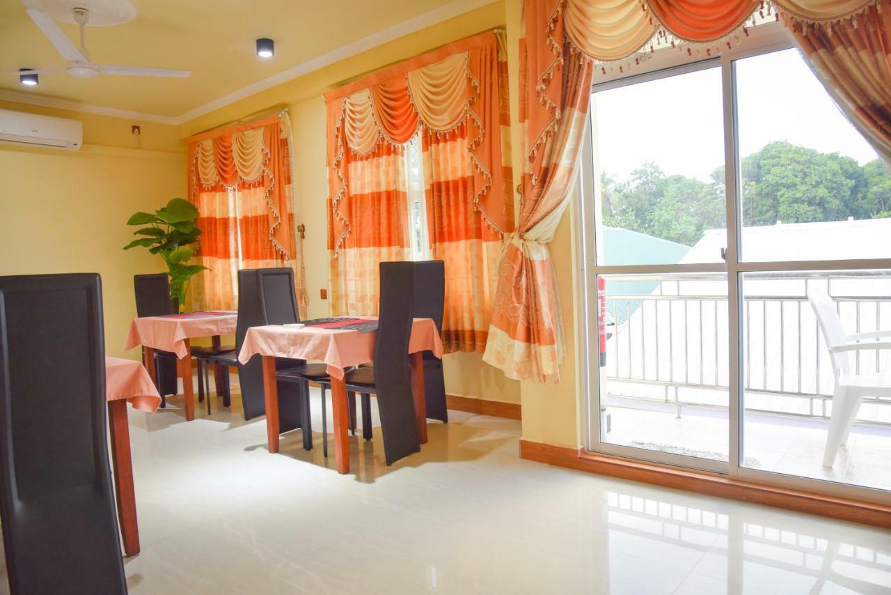 Nalaveshi Inn Huraa Eksteriør bilde